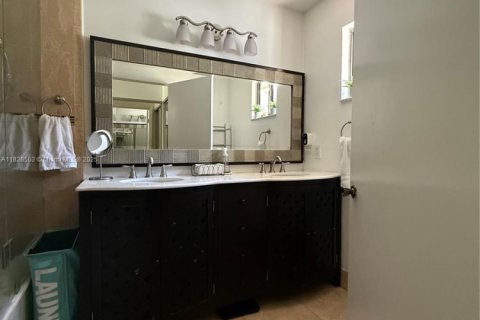 Townhouse in Doral, Florida 3 bedrooms, 159.05 sq.m. № 1779294 - photo 20