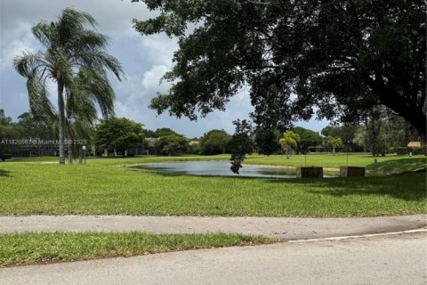 Townhouse in Doral, Florida 3 bedrooms, 159.05 sq.m. № 1779294 - photo 2