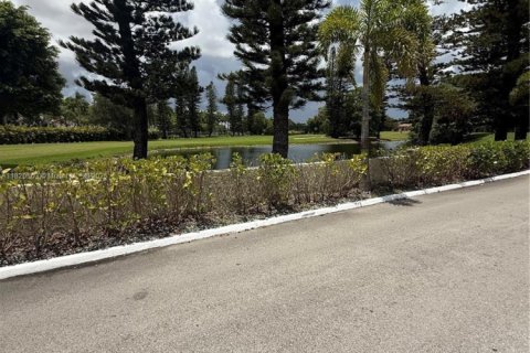 Townhouse in Doral, Florida 3 bedrooms, 159.05 sq.m. № 1779294 - photo 6