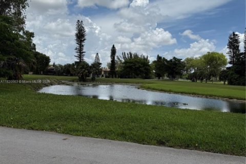 Townhouse in Doral, Florida 3 bedrooms, 159.05 sq.m. № 1779294 - photo 7