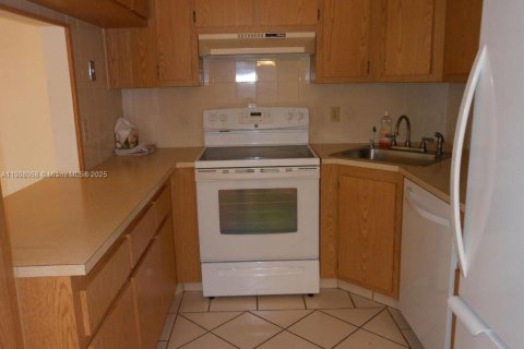 Copropriété à louer à Greenacres, Floride: 2 chambres, 103.21 m2 № 1970328 - photo 3