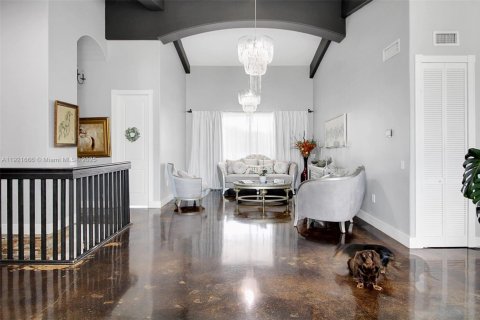 Villa ou maison à vendre à Miami, Floride: 6 chambres, 472.32 m2 № 1975339 - photo 7