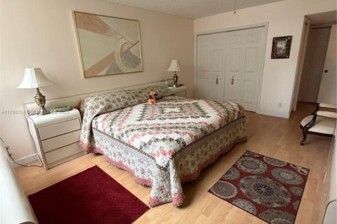 Condo in Weston, Florida, 2 bedrooms  № 1714862 - photo 11