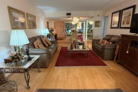 Condo in Weston, Florida, 2 bedrooms  № 1714862 - photo 6