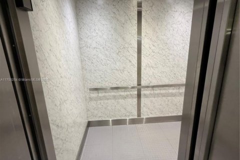 Condo in Weston, Florida, 2 bedrooms  № 1714862 - photo 2