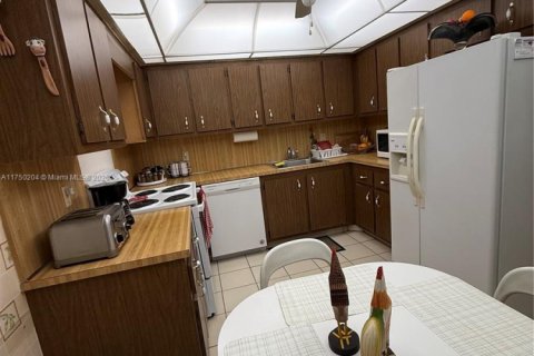 Condo in Weston, Florida, 2 bedrooms  № 1714862 - photo 9
