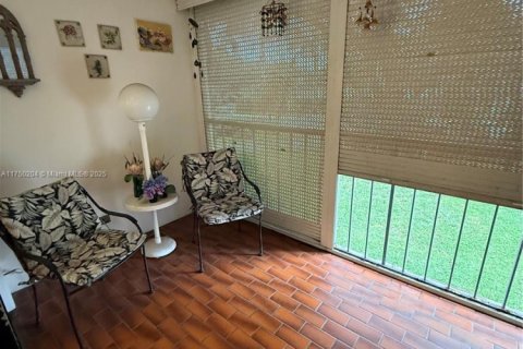 Condo in Weston, Florida, 2 bedrooms  № 1714862 - photo 22