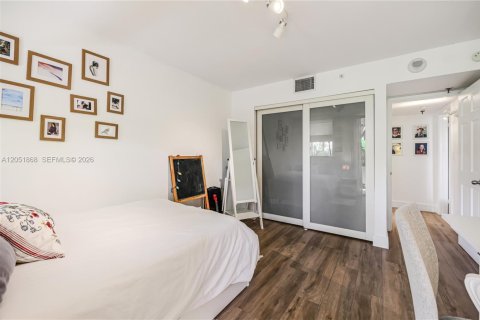 Condo in Key Biscayne, Florida, 3 bedrooms № 2189087 - photo 26