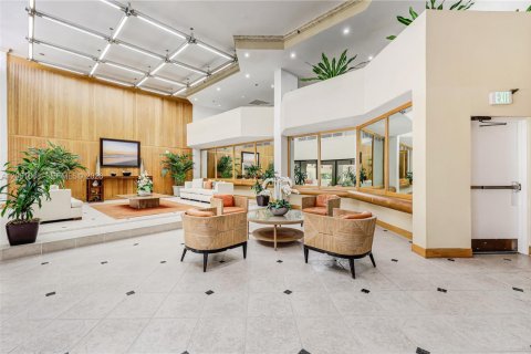 Condo in Key Biscayne, Florida, 3 bedrooms № 2189087 - photo 4