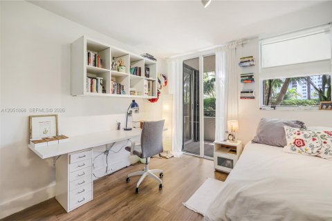 Condo in Key Biscayne, Florida, 3 bedrooms № 2189087 - photo 27