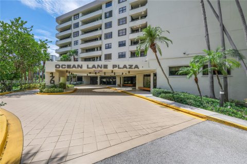 Condo in Key Biscayne, Florida, 3 bedrooms  № 2189087