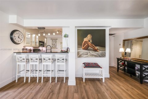 Condo in Key Biscayne, Florida, 3 bedrooms № 2189087 - photo 14