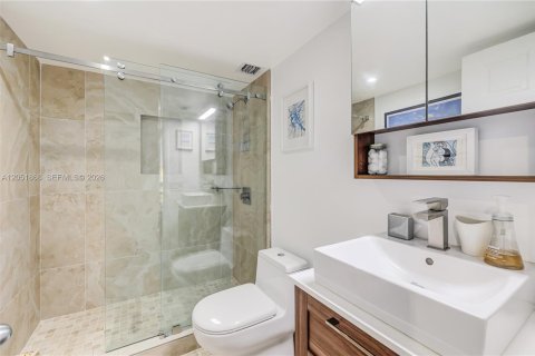 Condo in Key Biscayne, Florida, 3 bedrooms № 2189087 - photo 18