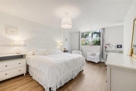 Condo in Key Biscayne, Florida, 3 bedrooms № 2189087 - photo 19