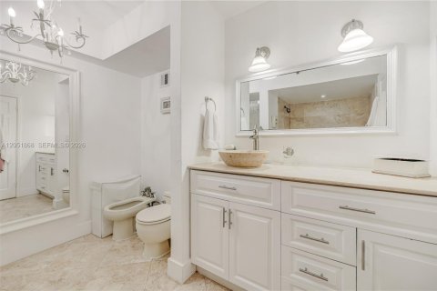 Condo in Key Biscayne, Florida, 3 bedrooms № 2189087 - photo 25