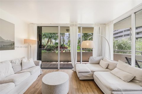 Condo in Key Biscayne, Florida, 3 bedrooms № 2189087 - photo 9