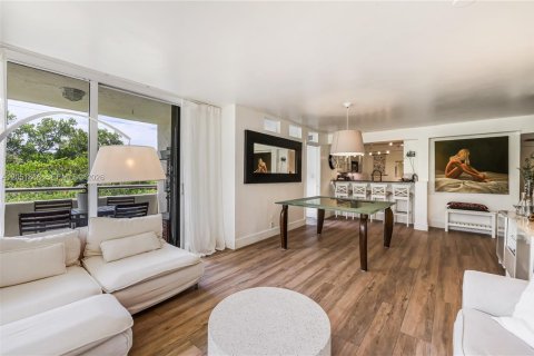 Condo in Key Biscayne, Florida, 3 bedrooms № 2189087 - photo 12