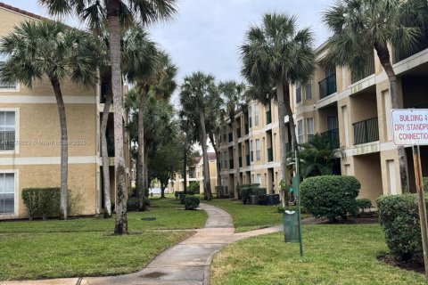Condo in Coral Springs, Florida, 2 bedrooms  № 1764431 - photo 24