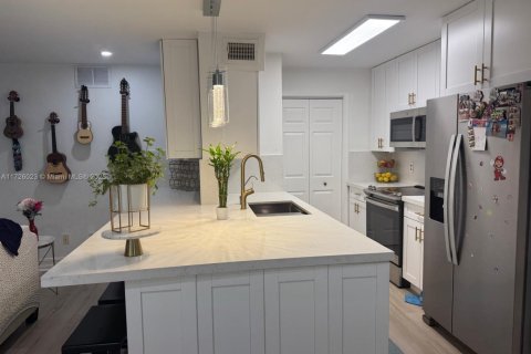Condo in Coral Springs, Florida, 2 bedrooms  № 1764431 - photo 4