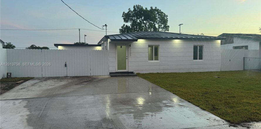 House in Miami Gardens, Florida 4 bedrooms, 145.86 sq.m. № 2076152
