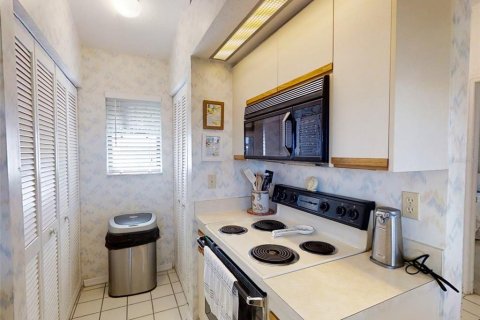Condominio en alquiler en New Smyrna Beach, Florida, 2 dormitorios, 99.22 m2 № 1001022 - foto 9