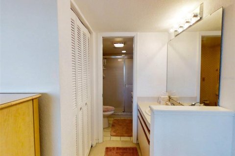 Condominio en alquiler en New Smyrna Beach, Florida, 2 dormitorios, 99.22 m2 № 1001022 - foto 21