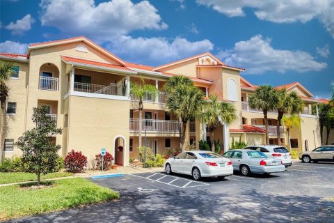 Condominio en alquiler en New Smyrna Beach, Florida, 2 dormitorios, 99.22 m2 № 1001022 - foto 1