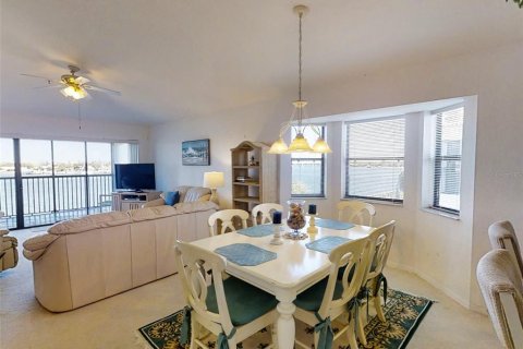 Condominio en alquiler en New Smyrna Beach, Florida, 2 dormitorios, 99.22 m2 № 1001022 - foto 11