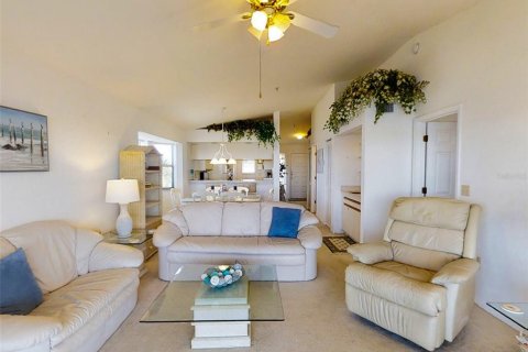 Condominio en alquiler en New Smyrna Beach, Florida, 2 dormitorios, 99.22 m2 № 1001022 - foto 17