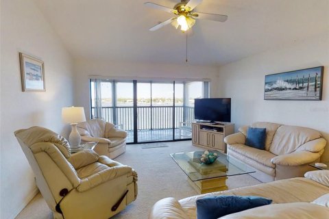 Condominio en alquiler en New Smyrna Beach, Florida, 2 dormitorios, 99.22 m2 № 1001022 - foto 16