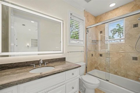 House in Captiva, Florida 6 bedrooms, 330.27 sq.m. № 2166914 - photo 29