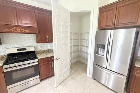 Condo in Sun City Center, Florida, 3 bedrooms  № 1821217 - photo 8