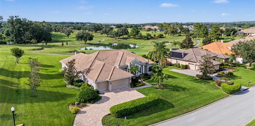 Villa ou maison à Dade City, Floride 4 chambres, 293.2 m2 № 2398902