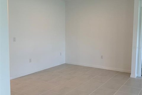 House in Davenport, Florida 3 bedrooms, 141.21 sq.m. № 2222275 - photo 5