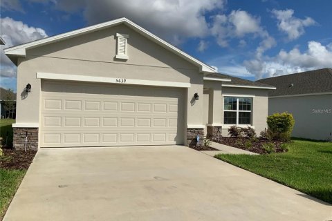 House in Davenport, Florida 3 bedrooms, 141.21 sq.m. № 2222275