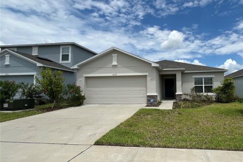 House in Davenport, Florida 3 bedrooms, 141.21 sq.m. № 2222275 - photo 2
