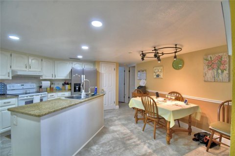 House in Lakeland, Florida 4 bedrooms, 171.96 sq.m. № 1757581 - photo 15
