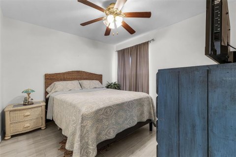 Villa ou maison à vendre à Cape Coral, Floride: 4 chambres, 207.82 m2 № 2433682 - photo 17