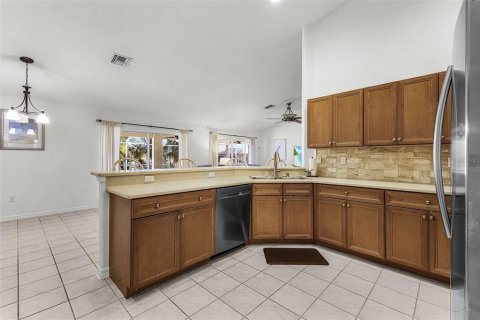 Villa ou maison à vendre à Cape Coral, Floride: 4 chambres, 207.82 m2 № 2433682 - photo 10
