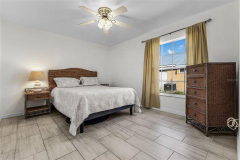 Villa ou maison à vendre à Cape Coral, Floride: 4 chambres, 207.82 m2 № 2433682 - photo 20