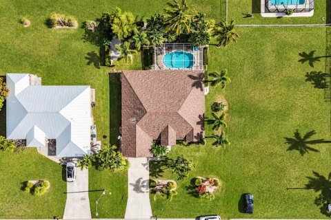 Villa ou maison à vendre à Cape Coral, Floride: 4 chambres, 207.82 m2 № 2433682 - photo 30