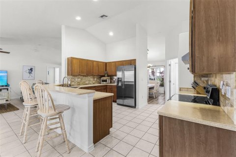 Villa ou maison à vendre à Cape Coral, Floride: 4 chambres, 207.82 m2 № 2433682 - photo 9