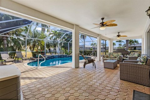 Villa ou maison à vendre à Cape Coral, Floride: 4 chambres, 207.82 m2 № 2433682 - photo 23