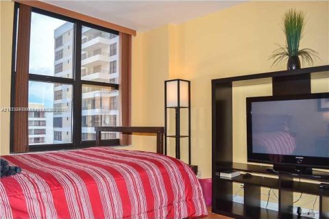 Copropriété à louer à Hallandale Beach, Floride: 2 chambres, 118.91 m2 № 1929212 - photo 12