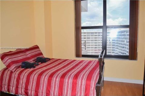 Copropriété à louer à Hallandale Beach, Floride: 2 chambres, 118.91 m2 № 1929212 - photo 13