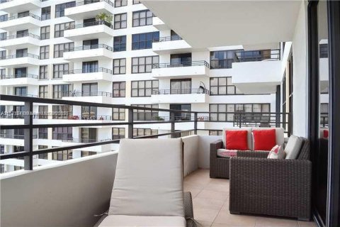 Copropriété à louer à Hallandale Beach, Floride: 2 chambres, 118.91 m2 № 1929212 - photo 3