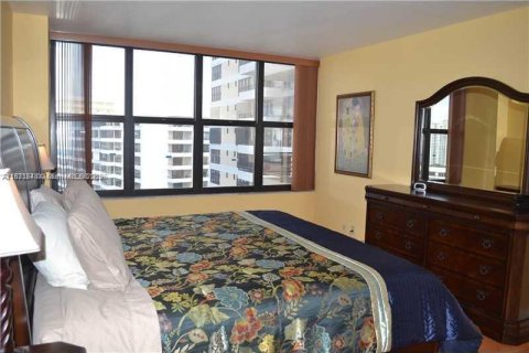Copropriété à louer à Hallandale Beach, Floride: 2 chambres, 118.91 m2 № 1929212 - photo 10
