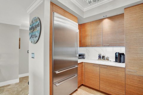 Condo in Pompano Beach, Florida, 2 bedrooms  № 2359558 - photo 11