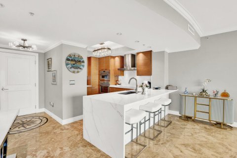Condo in Pompano Beach, Florida, 2 bedrooms  № 2359558 - photo 6
