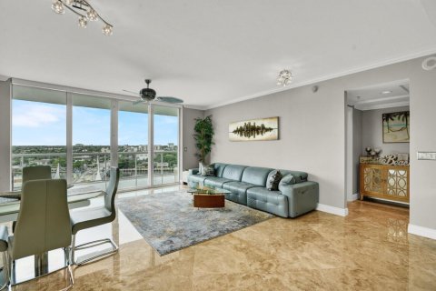 Condo in Pompano Beach, Florida, 2 bedrooms  № 2359558 - photo 5